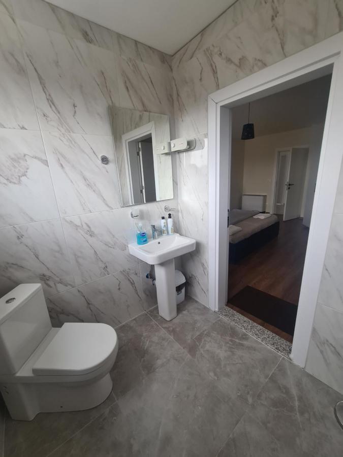 Hotel & Restaurant Frida Gjakova Luaran gambar
