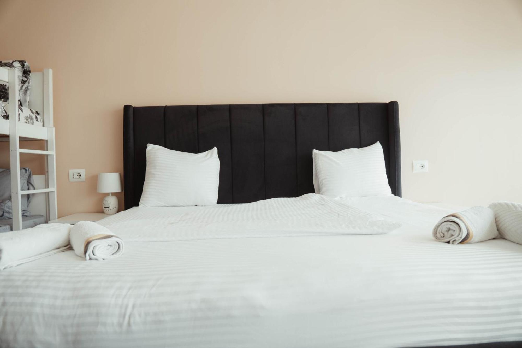 Hotel & Restaurant Frida Gjakova Luaran gambar