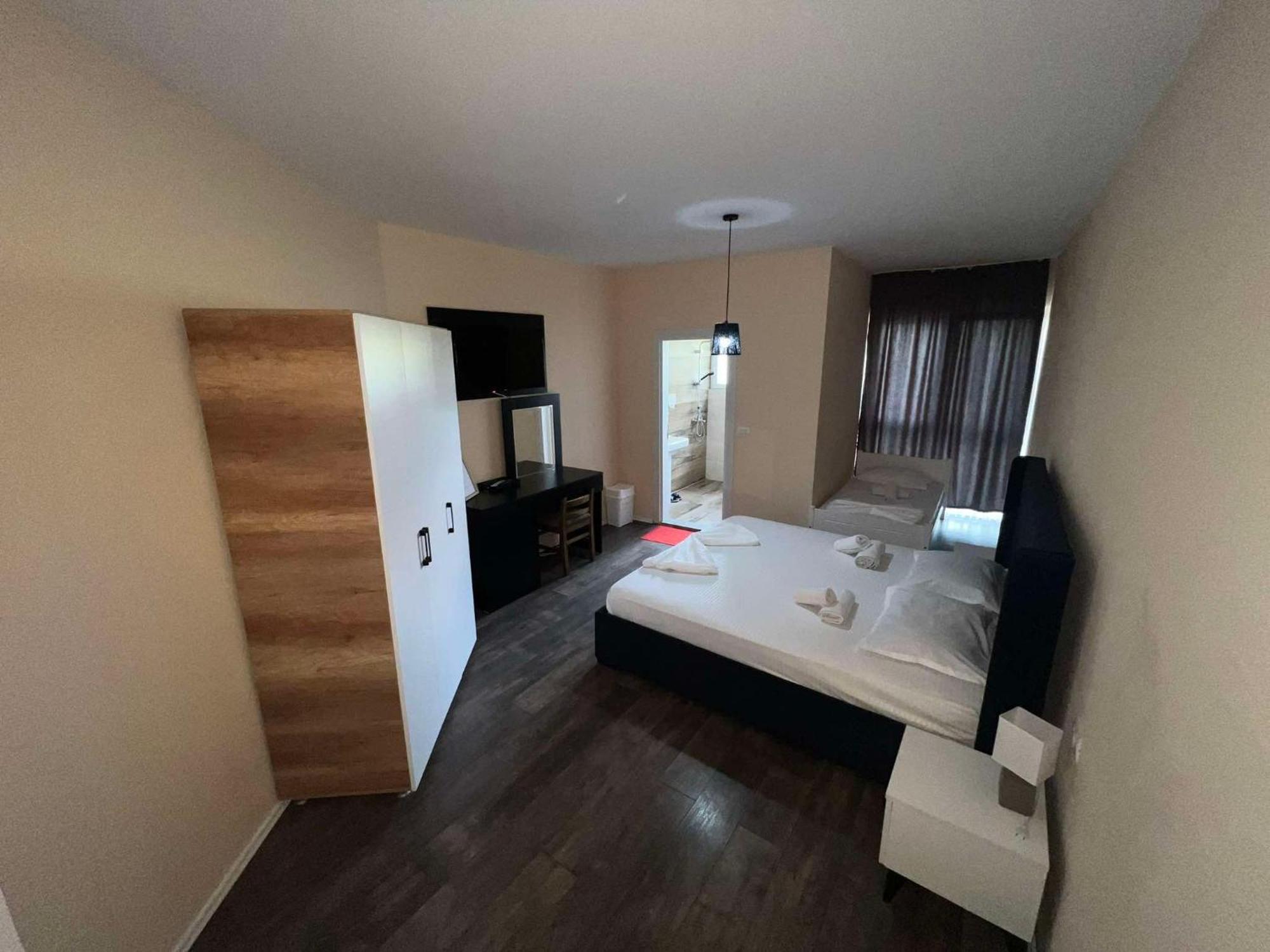 Hotel & Restaurant Frida Gjakova Luaran gambar